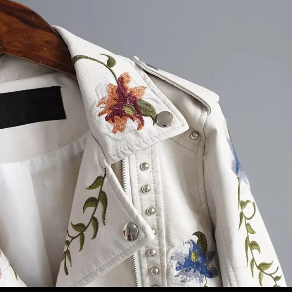 🦋SOLD 🦋NWT Embroidered White Jacket Vegan Leather. 12-14 - Picture 12 of 15